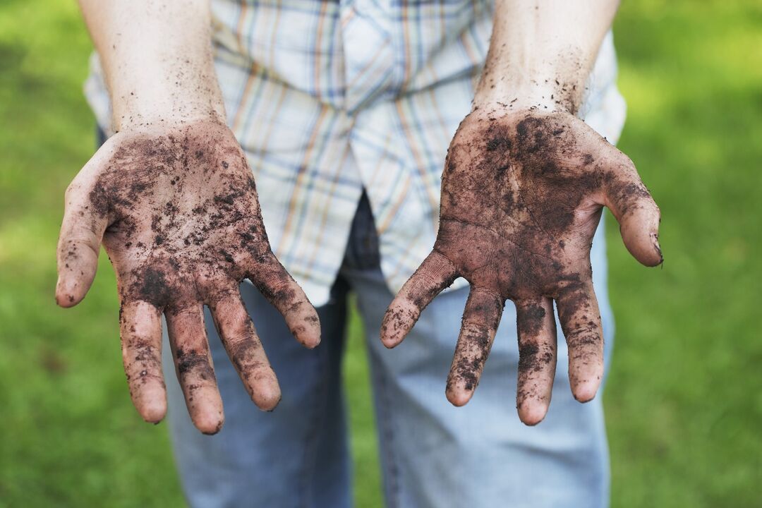 Schmutzige Hände als Ursache einer parasitären Infektion